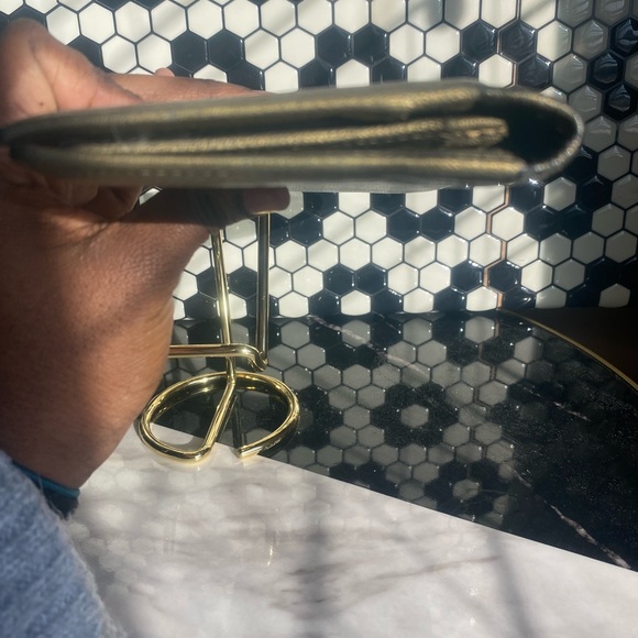 Chanel Vintage Metallic Gold Bifold Wallet - Picture 3 of 13